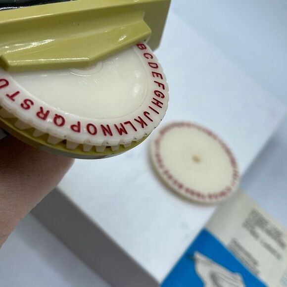 Vintage 1967 DYMO 1700 LABELMAKER. - Picture 7 of 11